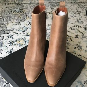 Tony Bianco Halley Boot Size 9 in Rust